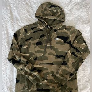 Nike hoodie - Men’s size medium - Camo